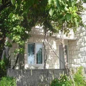 Ana Old Town Apartment *