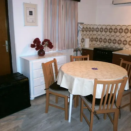 Apartment Ana Old Town
